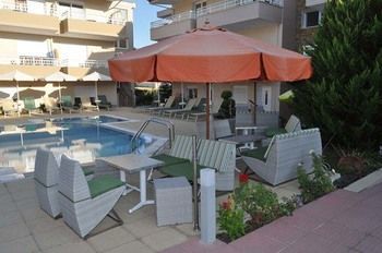 Sarti Plaza 호텔 외부 사진